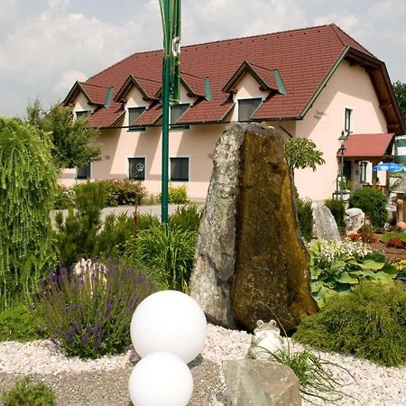 Restaurant Gaestehaus Seiger Sankt Lorenzen bei Knittelfeld エクステリア 写真