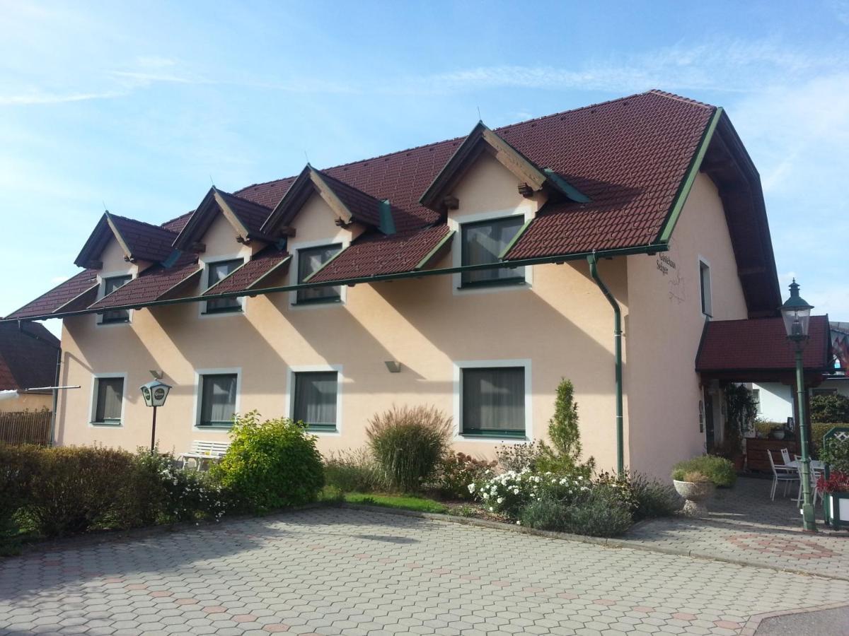 Restaurant Gaestehaus Seiger Sankt Lorenzen bei Knittelfeld エクステリア 写真